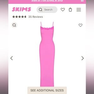 Skims fits everybody slip dress,brand new, tags still on. Perfect condition